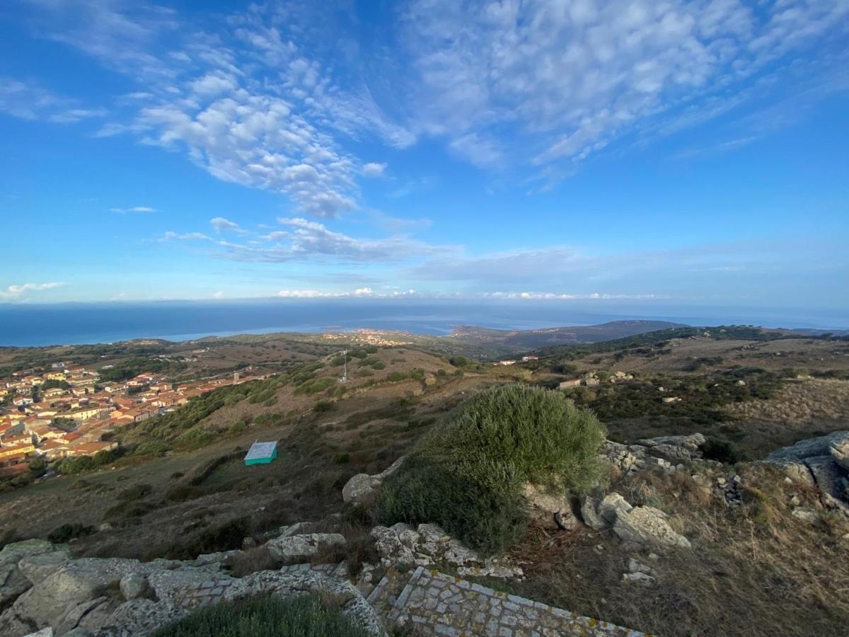 Sardegna Appartamenti, Via Sedini Trinità dʼAgultu 外观 照片